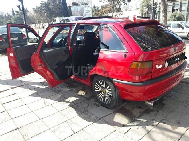 Opel Astra 1996, 235,000 km - 1.4 л - Bakı