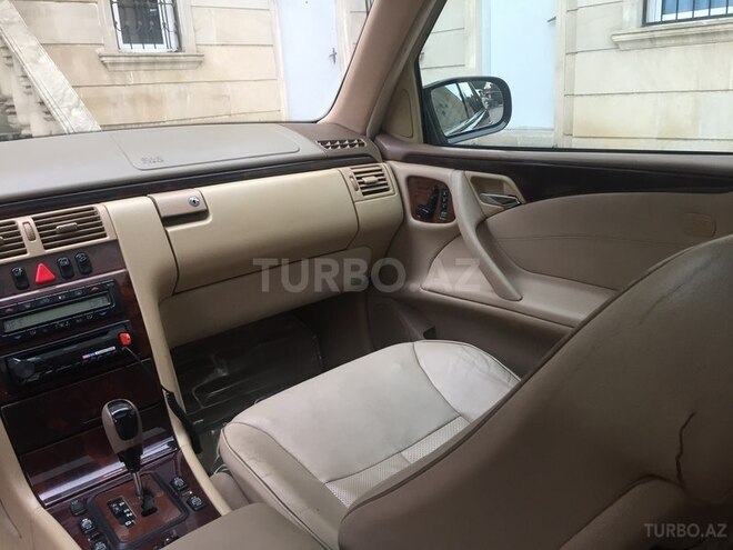 Mercedes E 320 2000, 286,000 km - 3.2 l - Sumqayıt