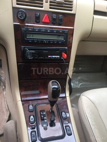 Mercedes E 320 2000, 286,000 km - 3.2 l - Sumqayıt
