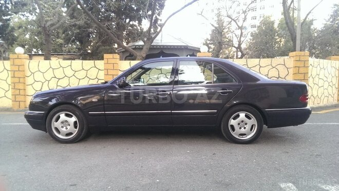 Mercedes E 240 1999, 394,000 km - 2.4 л - Sumqayıt