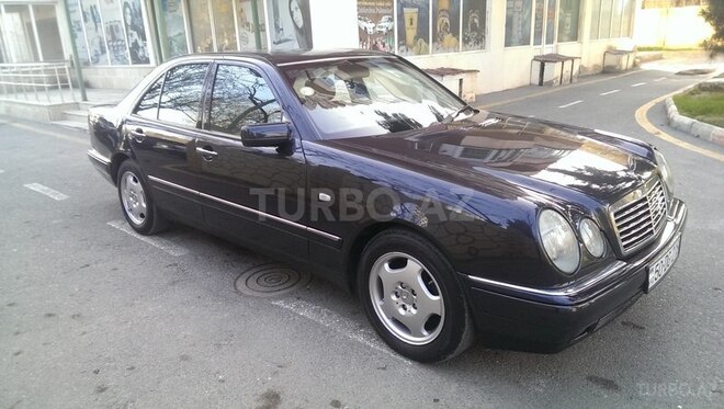 Mercedes E 240 1999, 394,000 km - 2.4 л - Sumqayıt