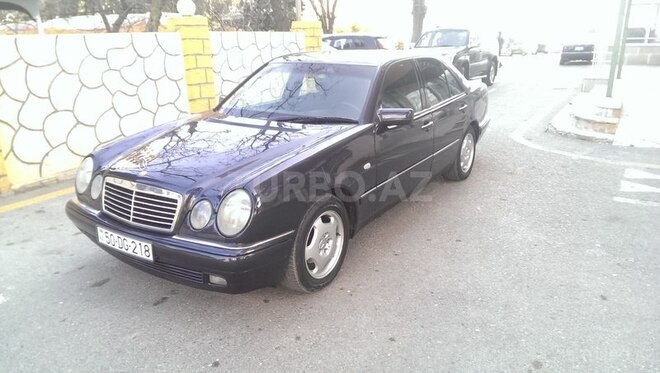Mercedes E 240 1999, 394,000 km - 2.4 л - Sumqayıt