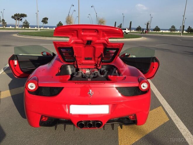 Ferrari  2014, 10,000 km - 4.5 l - Bakı