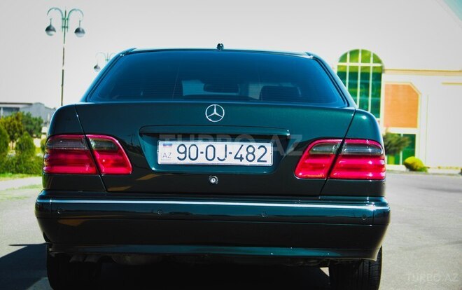 Mercedes E 320 2001, 304,627 km - 3.2 l - Bakı