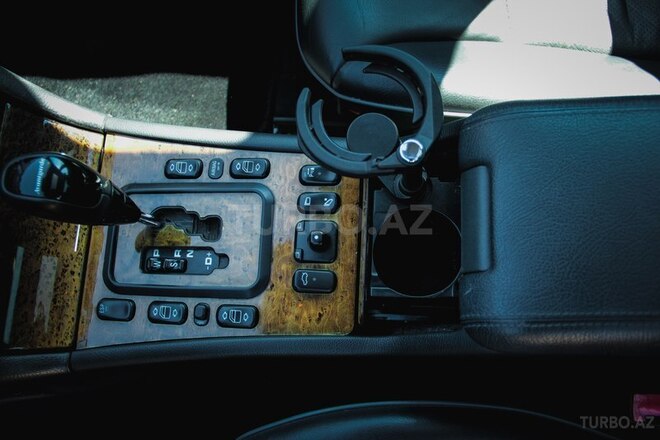 Mercedes E 320 2001, 304,627 km - 3.2 l - Bakı