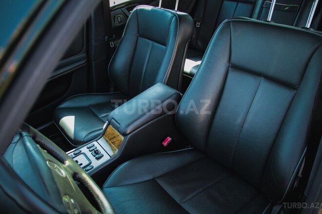 Mercedes E 320 2001, 304,627 km - 3.2 l - Bakı