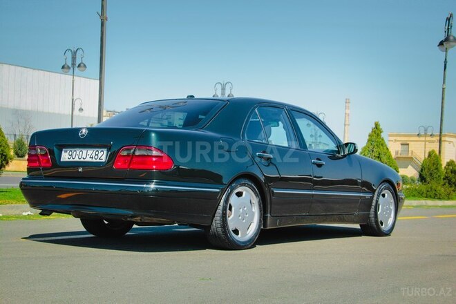 Mercedes E 320 2001, 304,627 km - 3.2 l - Bakı