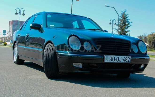 Mercedes E 320 2001, 304,627 km - 3.2 l - Bakı