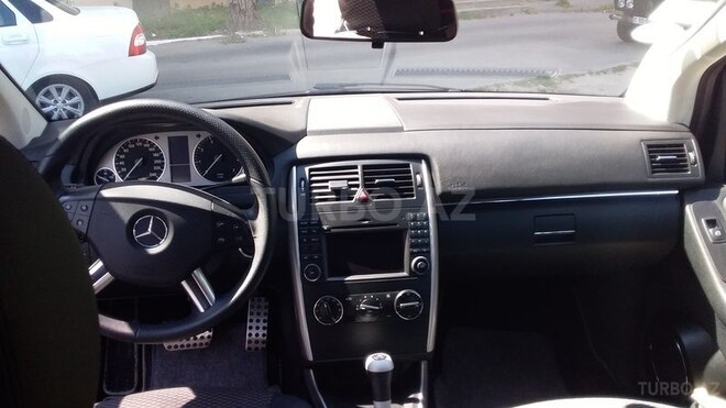 Mercedes B 180 2010, 74,800 km - 1.7 l - Bakı