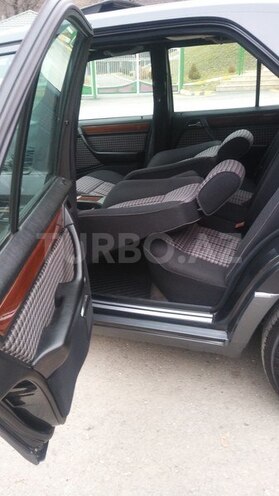 Mercedes E 200 1994, 267,000 km - 2.0 л - Qəbələ
