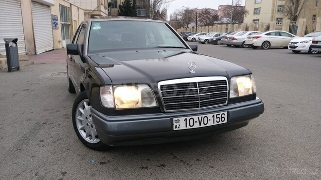 Mercedes E 200 1994, 267,000 km - 2.0 л - Qəbələ