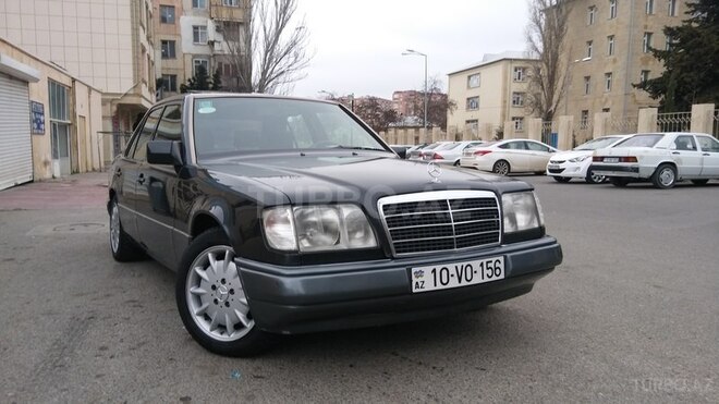 Mercedes E 200 1994, 267,000 km - 2.0 л - Qəbələ