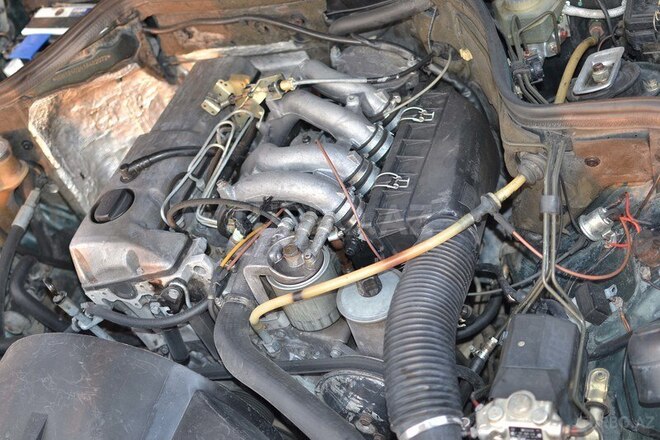Mercedes 200 1987, 300,000 km - 2.0 l - Şəki