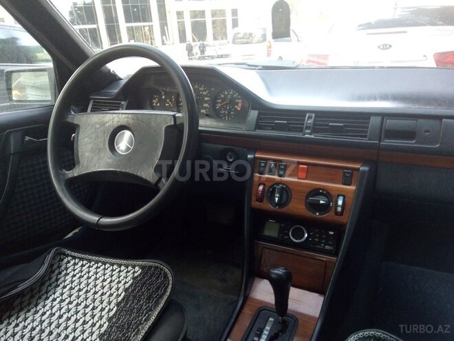 Mercedes E 230 1990, 250,000 km - 0.2 l - Bakı