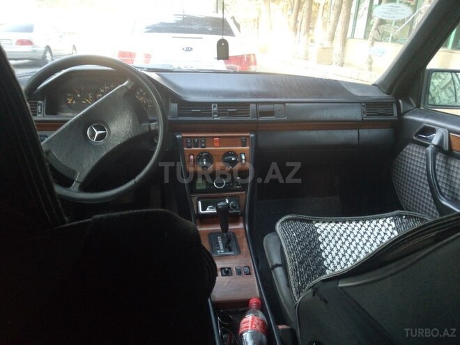 Mercedes E 230 1990, 250,000 km - 0.2 l - Bakı