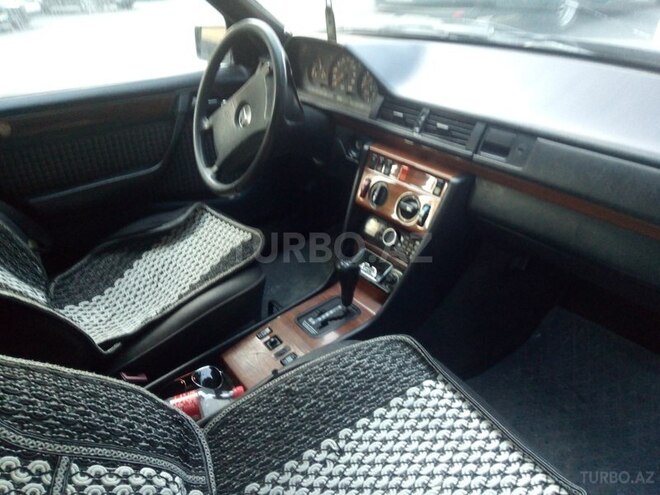 Mercedes E 230 1990, 250,000 km - 0.2 l - Bakı