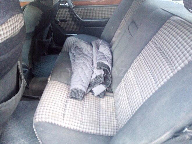 Mercedes E 230 1990, 250,000 km - 0.2 l - Bakı