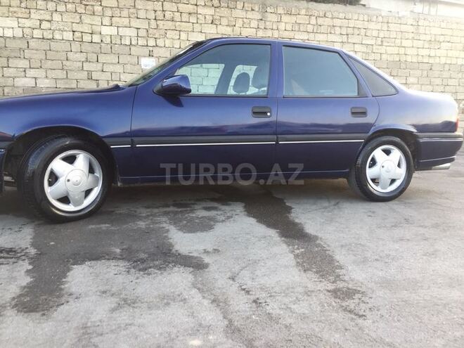 Opel Vectra 1994, 200,000 km - 1.6 l - Bakı