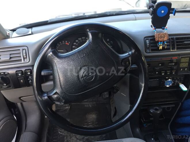 Opel Vectra 1994, 200,000 km - 1.6 l - Bakı