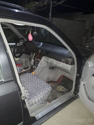 Mercedes E 250 1990, 400,882 km - 2.5 л - Şirvan