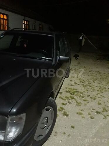 Mercedes E 250 1990, 400,882 km - 2.5 л - Şirvan