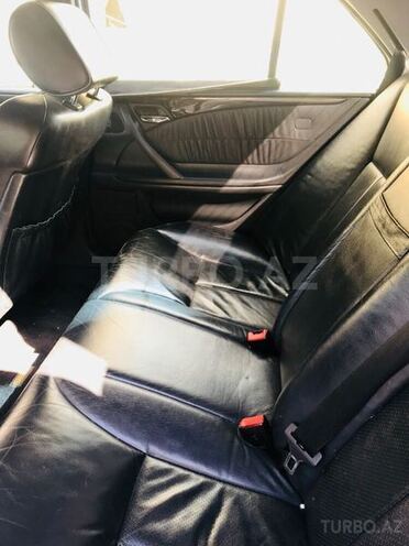 Mercedes E 320 2001, 204,000 km - 3.2 l - Bakı