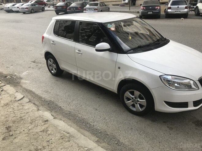 Skoda Fabia 2011, 193,409 km - 1.6 l - Bakı