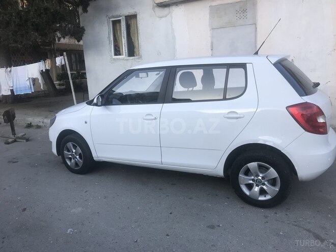 Skoda Fabia 2011, 193,409 km - 1.6 l - Bakı