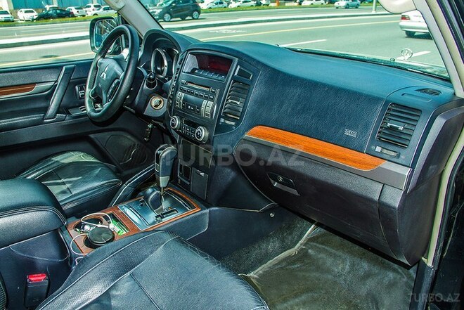 Mitsubishi Pajero 2008, 142,000 km - 3.0 l - Bakı