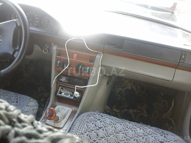 Mercedes E 250 1992, 500,886 km - 2.5 l - Bakı