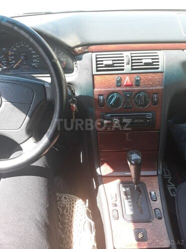 Mercedes E 200 1996, 380,000 km - 2.0 l - Bakı