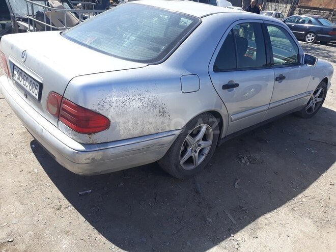 Mercedes E 200 1996, 380,000 km - 2.0 l - Bakı