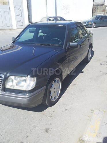 Mercedes E 220 1995, 2,960,000 km - 2.2 л - Bakı