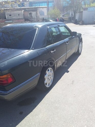 Mercedes E 220 1995, 2,960,000 km - 2.2 л - Bakı