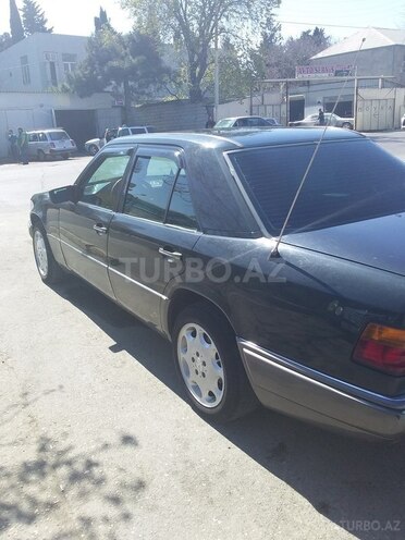 Mercedes E 220 1995, 2,960,000 km - 2.2 л - Bakı
