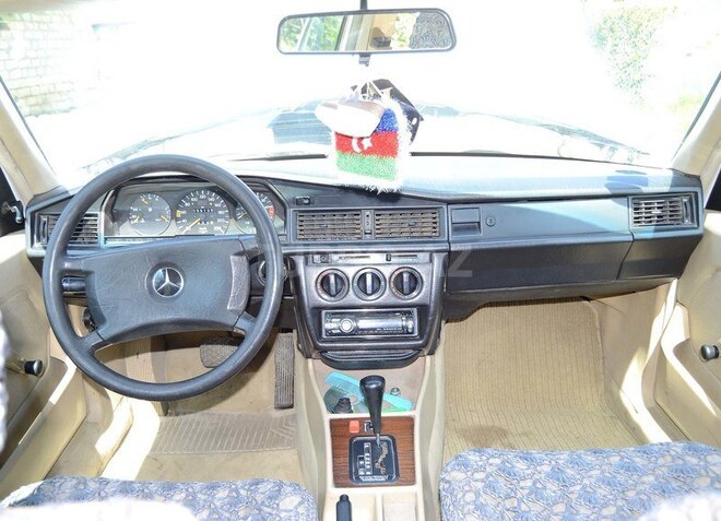 Mercedes 190 1990, 320,000 km - 1.8 l - Ağdam