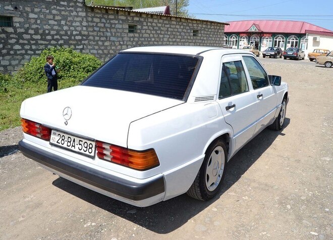 Mercedes 190 1990, 320,000 km - 1.8 l - Ağdam
