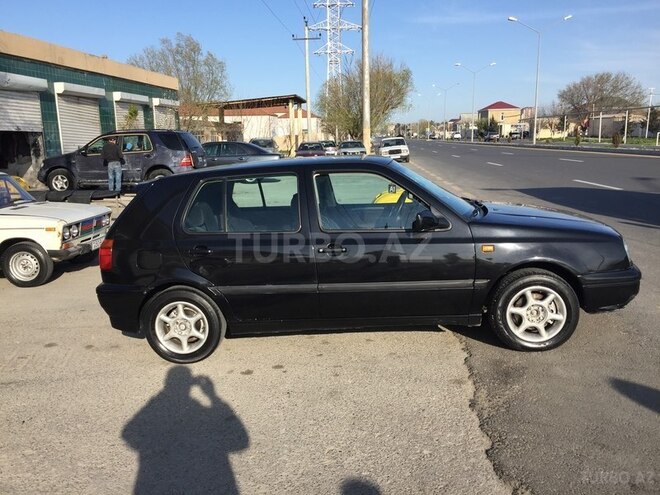 Volkswagen Golf 1995, 280,000 km - 2.0 l - Sumqayıt