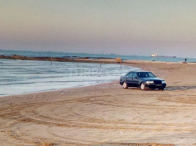 Mercedes C 220 1998, 269,500 km - 2.2 л - Bakı