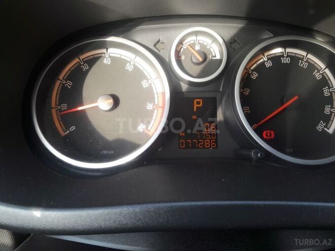Opel Corsa 2011, 75,000 km - 1.4 l - Bakı