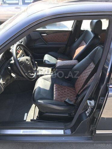 Mercedes E 240 2000, 320,000 km - 2.6 л - Bakı