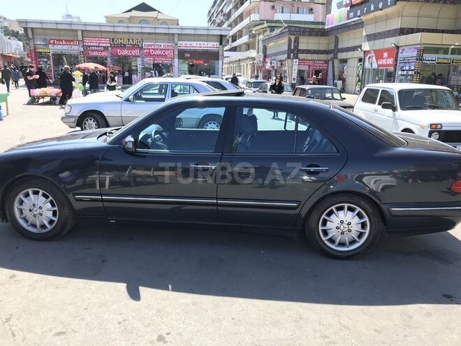 Mercedes E 240 2000, 320,000 km - 2.6 л - Bakı