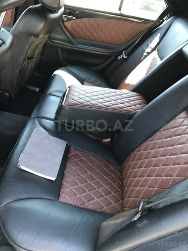 Mercedes E 240 2000, 320,000 km - 2.6 л - Bakı