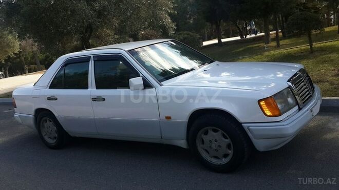 Mercedes E 230 1992, 44,444 km - 2.3 l - Bakı