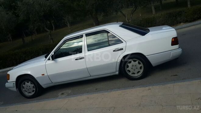 Mercedes E 230 1992, 44,444 km - 2.3 l - Bakı
