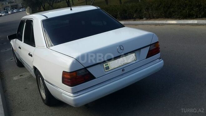 Mercedes E 230 1992, 44,444 km - 2.3 l - Bakı