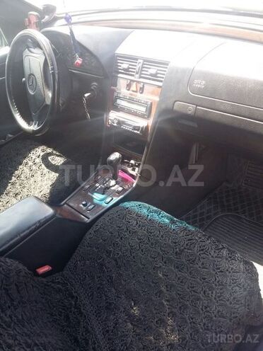 Mercedes C 230 1997, 200,000 km - 3.2 l - Sumqayıt