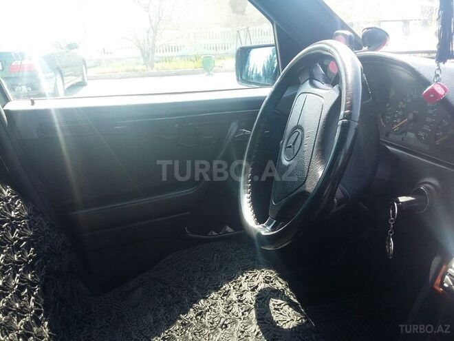Mercedes C 230 1997, 200,000 km - 3.2 l - Sumqayıt