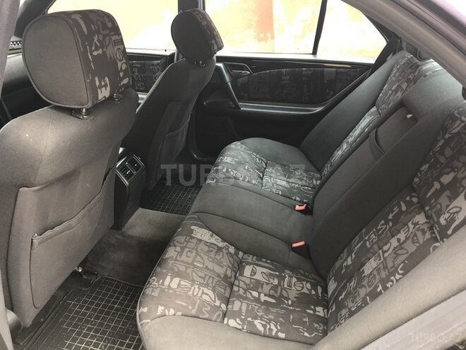 Mercedes E 220 1997, 319,000 km - 2.2 л - Bakı