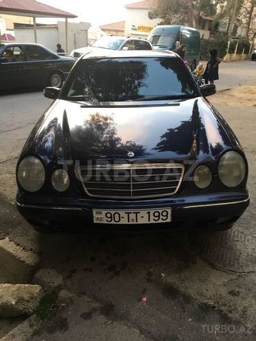 Mercedes E 220 2000, 360,000 km - 2.2 л - Bakı